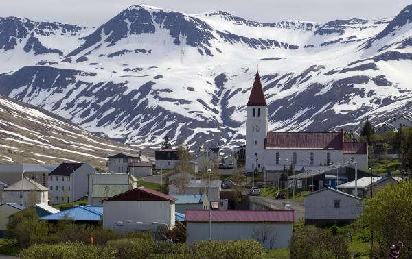 Siglufjörður_town.jpg