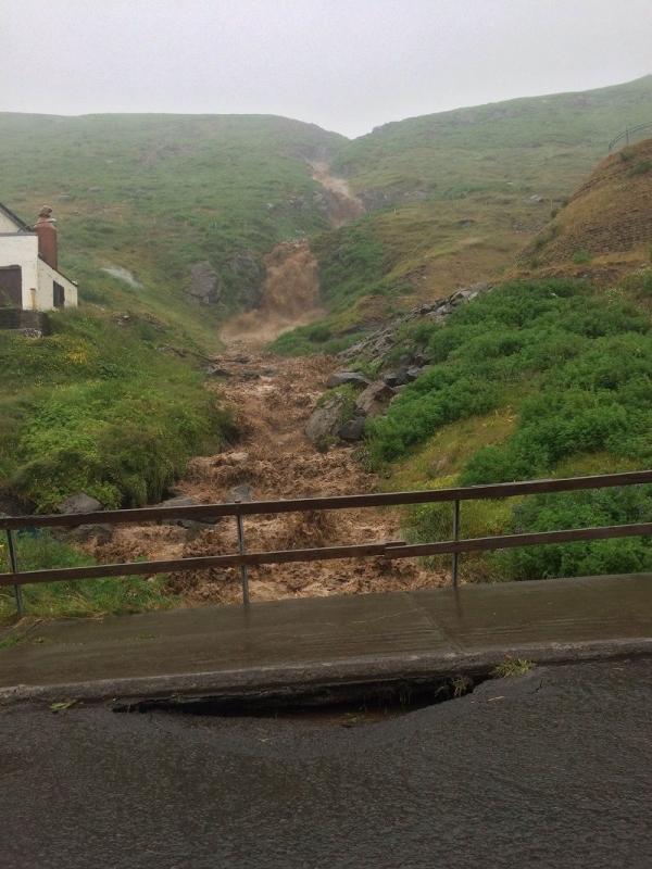 siglufjordur_muddy_stream.jpg